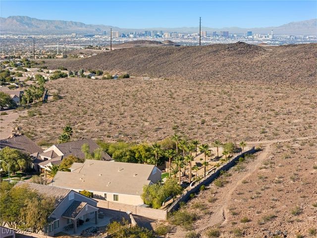 2064 Poetry Avenue, Henderson, NV 89052