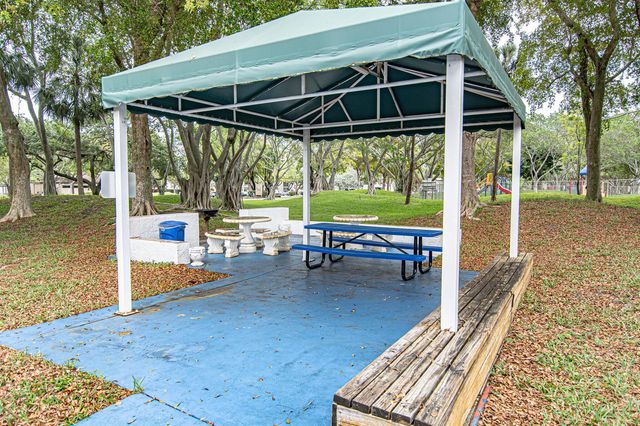 2202 S Cypress Bend Drive 706, Pompano Beach, FL 33069