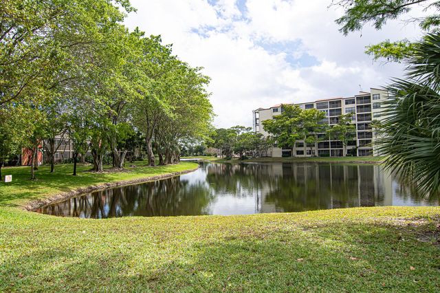 2202 S Cypress Bend Drive 706, Pompano Beach, FL 33069
