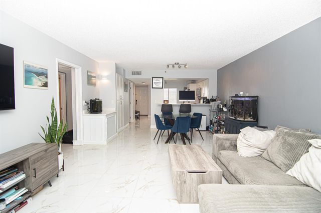 2202 S Cypress Bend Drive 706, Pompano Beach, FL 33069