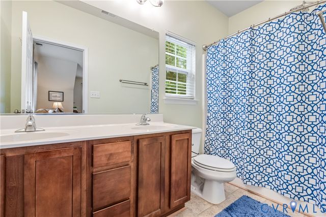 6852 Watch Harbour Cir, Hayes, VA 23072