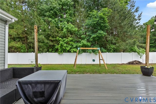 6852 Watch Harbour Cir, Hayes, VA 23072