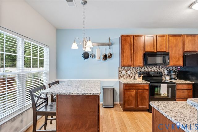 6852 Watch Harbour Cir, Hayes, VA 23072