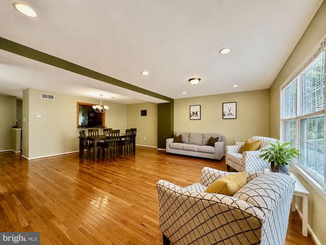 3409 CARRIAGE CT, North Wales, PA 19454