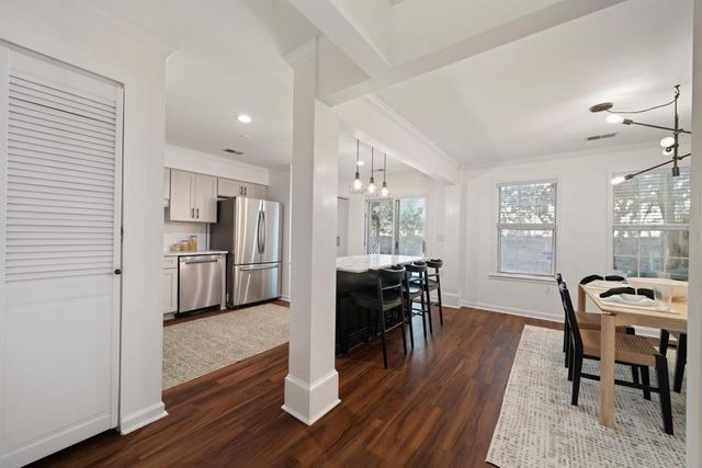 1069 Woodbridge Hollow NE, Atlanta, GA 30306