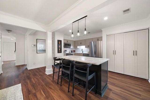 1069 Woodbridge Hollow NE, Atlanta, GA 30306