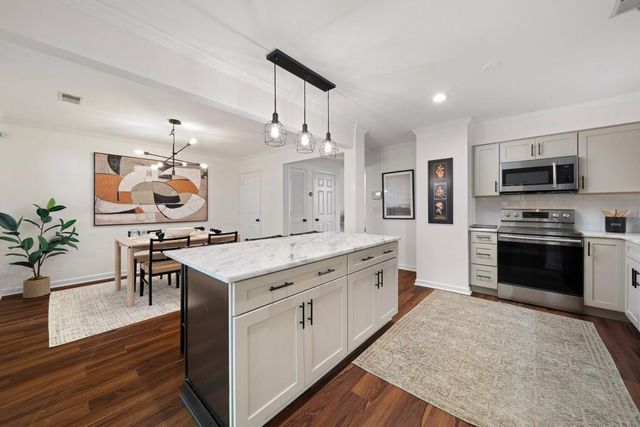 1069 Woodbridge Hollow NE, Atlanta, GA 30306