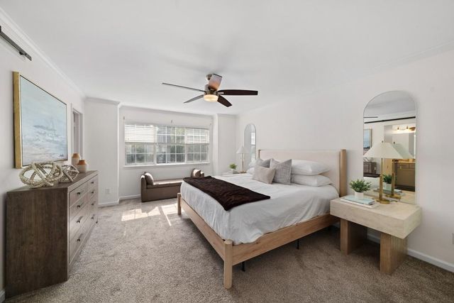 1069 Woodbridge Hollow NE, Atlanta, GA 30306