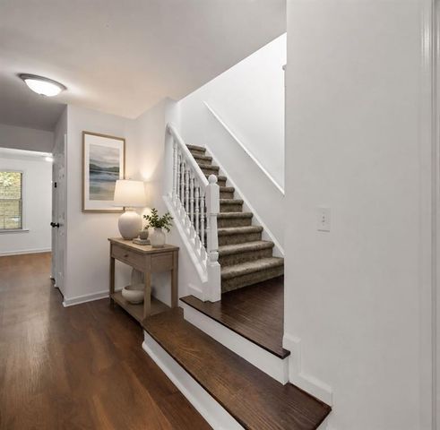 1069 Woodbridge Hollow NE, Atlanta, GA 30306