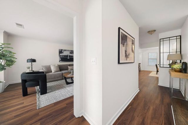 1069 Woodbridge Hollow NE, Atlanta, GA 30306