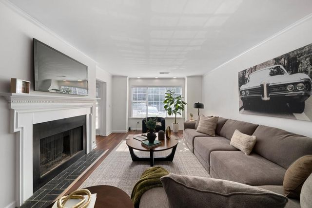 1069 Woodbridge Hollow NE, Atlanta, GA 30306