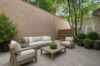 1069 Woodbridge Hollow NE, Atlanta, GA 30306