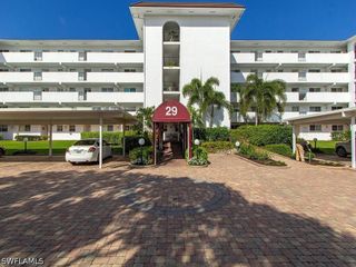 29 High Point CIR E 307, Naples, FL 34103