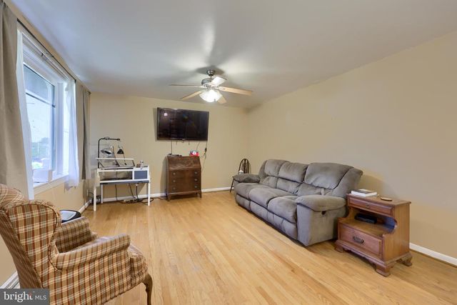 3335 COLBY LN, Dover, PA 17315