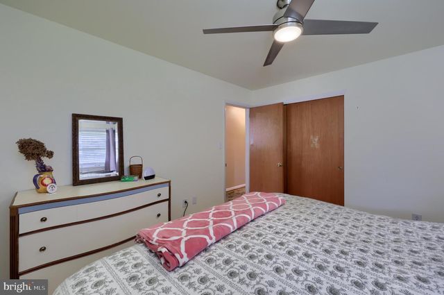 3335 COLBY LN, Dover, PA 17315