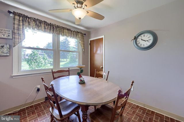 3335 COLBY LN, Dover, PA 17315