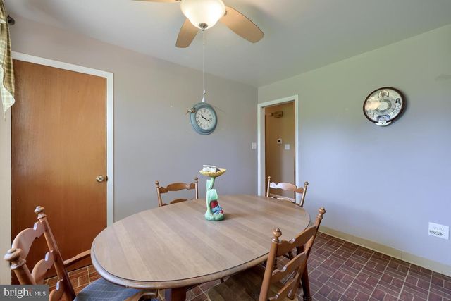 3335 COLBY LN, Dover, PA 17315