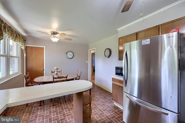 3335 COLBY LN, Dover, PA 17315