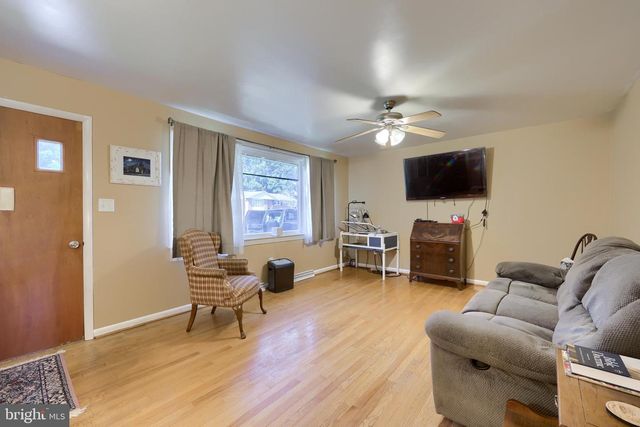 3335 COLBY LN, Dover, PA 17315