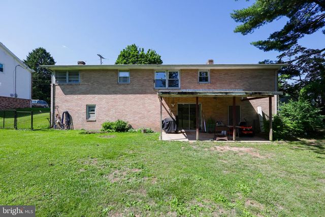3335 COLBY LN, Dover, PA 17315