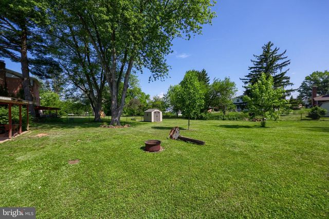 3335 COLBY LN, Dover, PA 17315