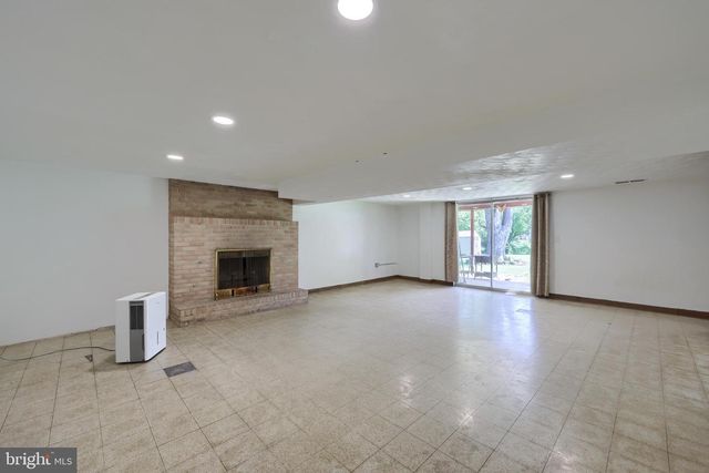 3335 COLBY LN, Dover, PA 17315