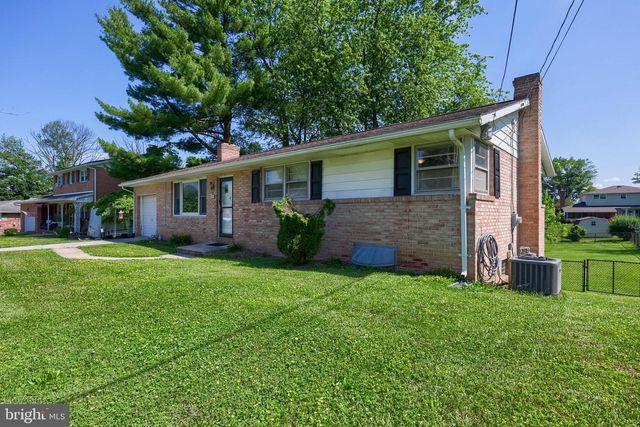 3335 COLBY LN, Dover, PA 17315