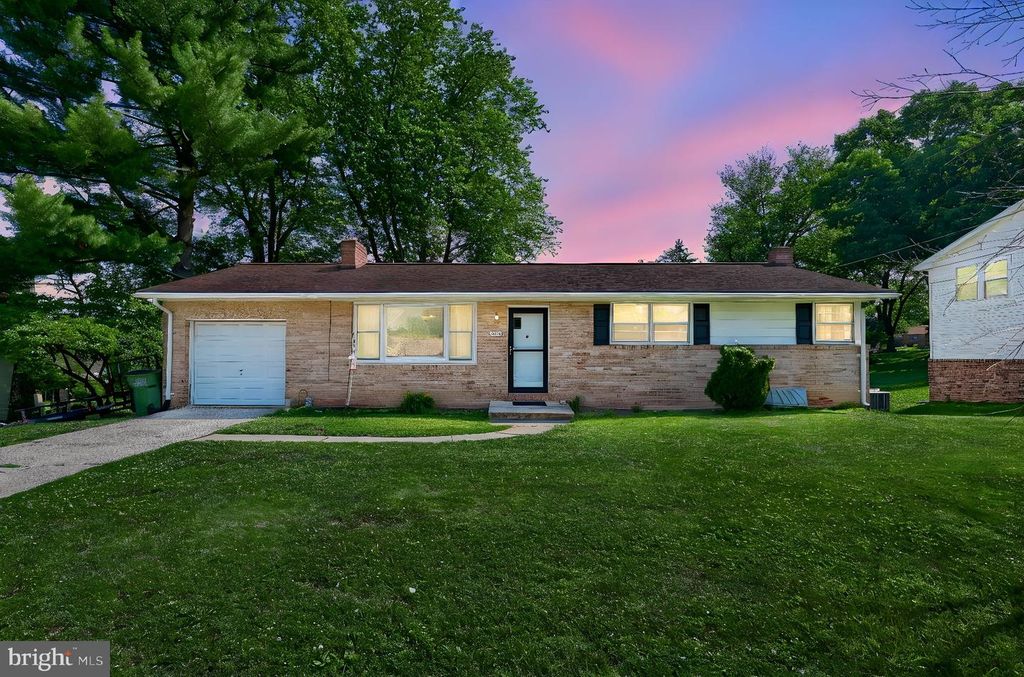 3335 COLBY LN, Dover, PA 17315