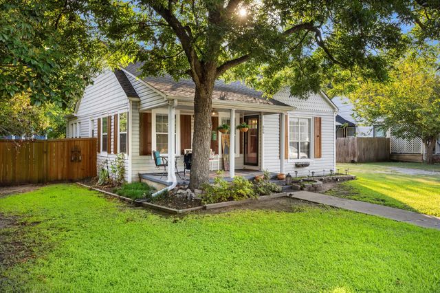 609 N Sherman Street, Ennis, TX 75119