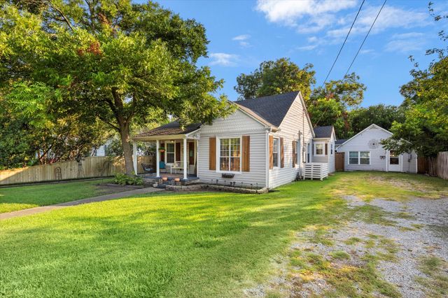 609 N Sherman Street, Ennis, TX 75119