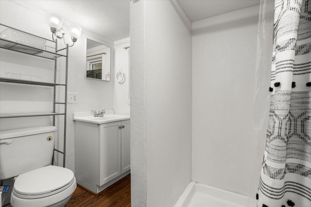 609 N Sherman Street, Ennis, TX 75119