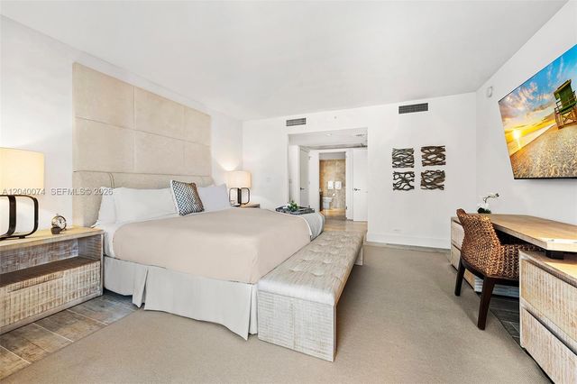 102 24 1222 1222, Miami Beach, FL 33139