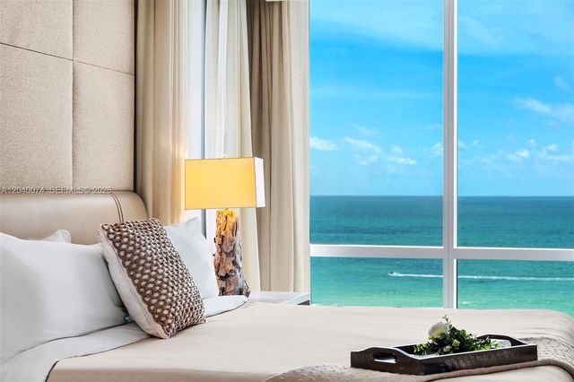102 24 1222 1222, Miami Beach, FL 33139