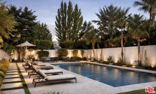 6325 Klump Avenue, North Hollywood (los Angeles), CA 91606