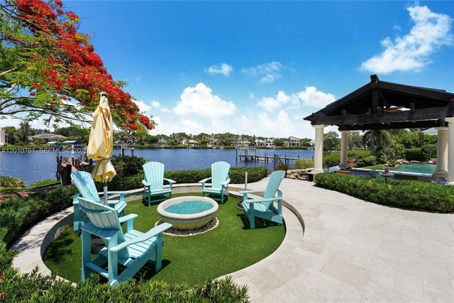10433 SE Banyan Way, Jupiter, FL 33469