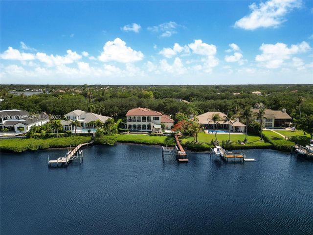 10433 SE Banyan Way, Jupiter, FL 33469
