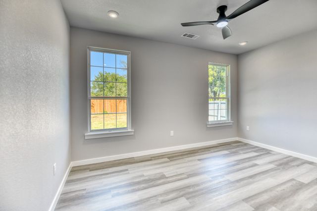 1904 S Sam Houston Road, Mesquite, TX 75149