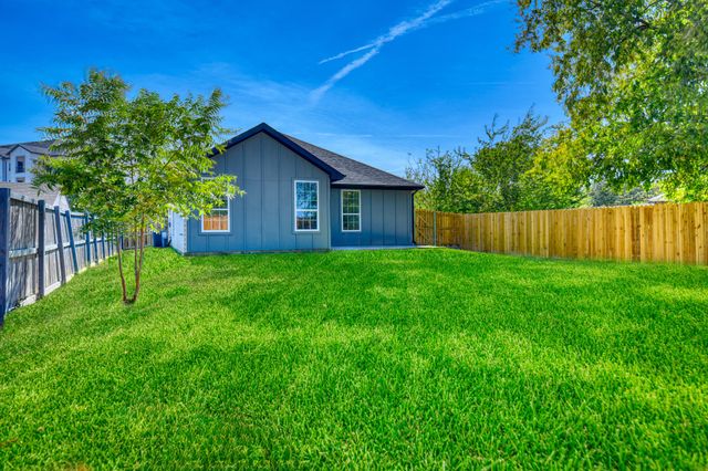 1904 S Sam Houston Road, Mesquite, TX 75149