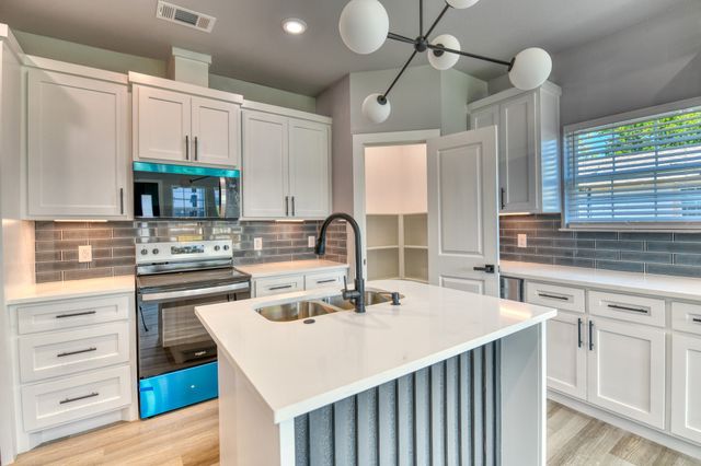 1904 S Sam Houston Road, Mesquite, TX 75149