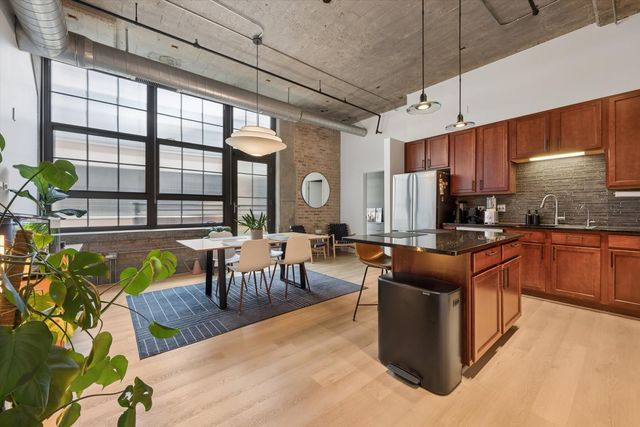 3963 W Belmont Avenue 316, Chicago, IL 60618
