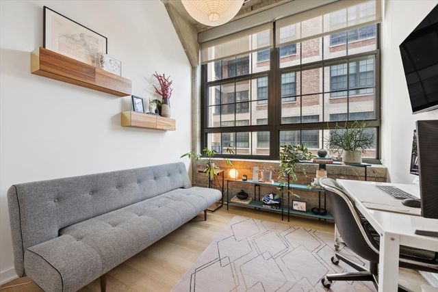 3963 W Belmont Avenue 316, Chicago, IL 60618