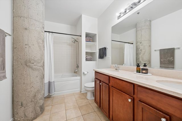 3963 W Belmont Avenue 316, Chicago, IL 60618