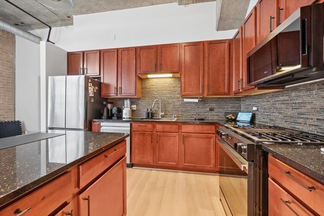 3963 W Belmont Avenue 316, Chicago, IL 60618