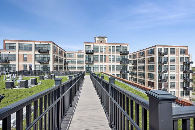3963 W Belmont Avenue 316, Chicago, IL 60618