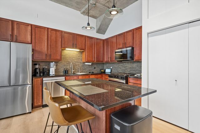 3963 W Belmont Avenue 316, Chicago, IL 60618