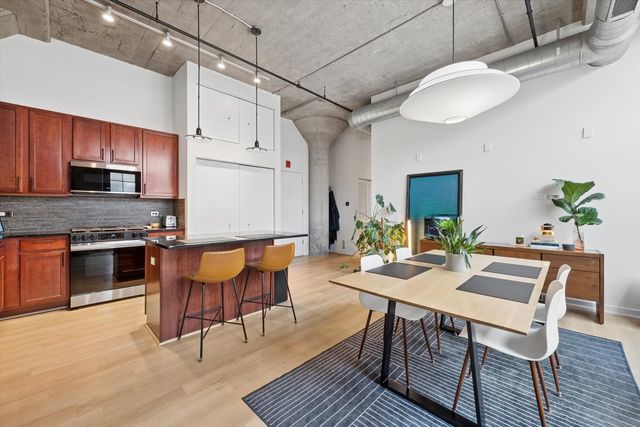 3963 W Belmont Avenue 316, Chicago, IL 60618