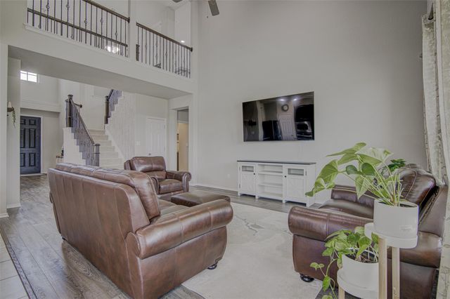 2012 La Gabriella LN, Leander, TX 78641