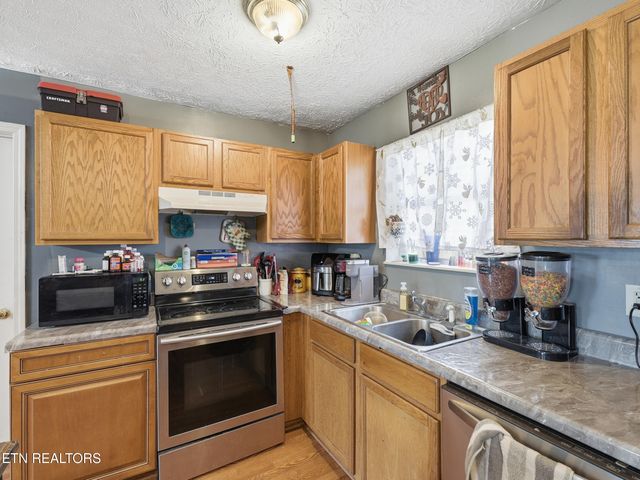 1916 Big Chiefs Skyview Drive, Sevierville, TN 37876