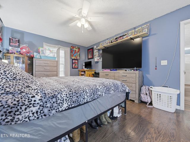 1916 Big Chiefs Skyview Drive, Sevierville, TN 37876