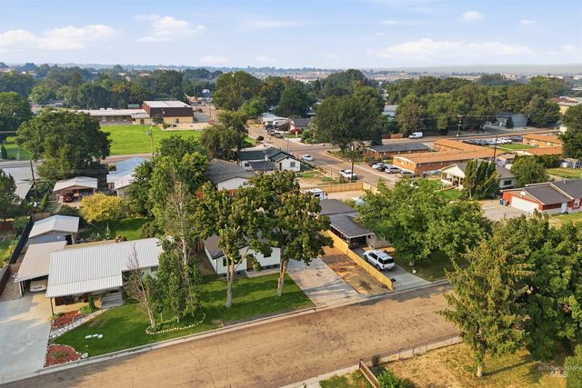 1817 Willow St, Caldwell, ID 83605